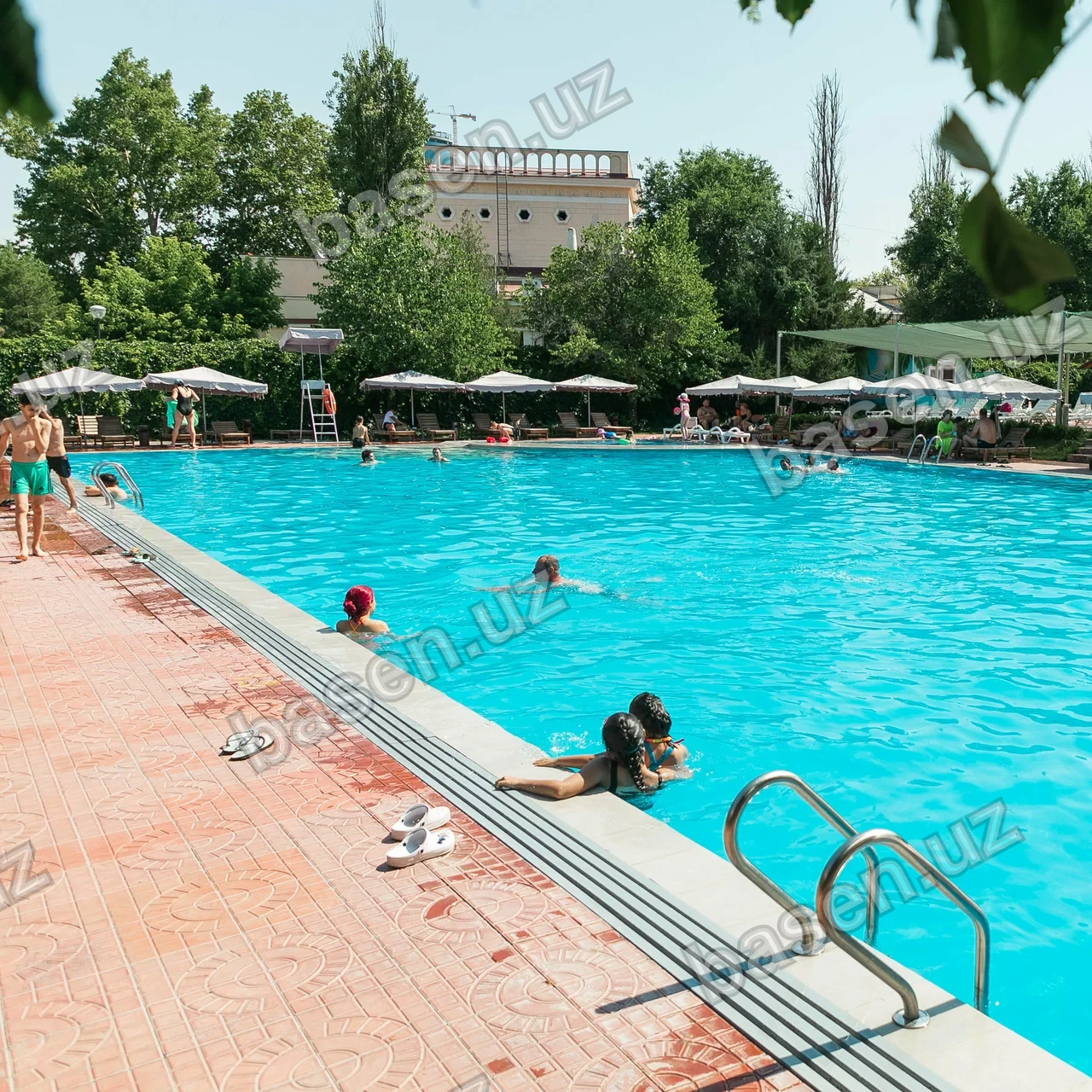 Бассейн Garden Park 3